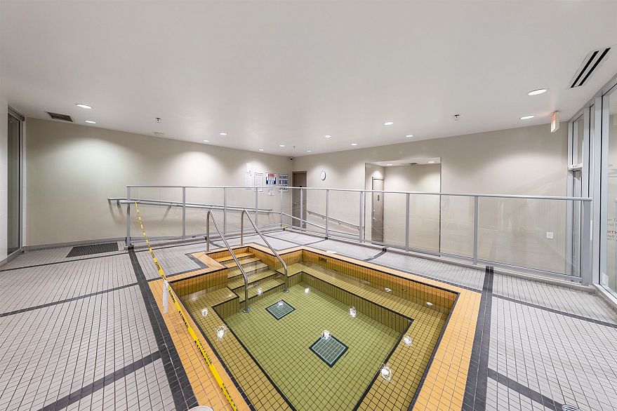 1606 233 Robson Street