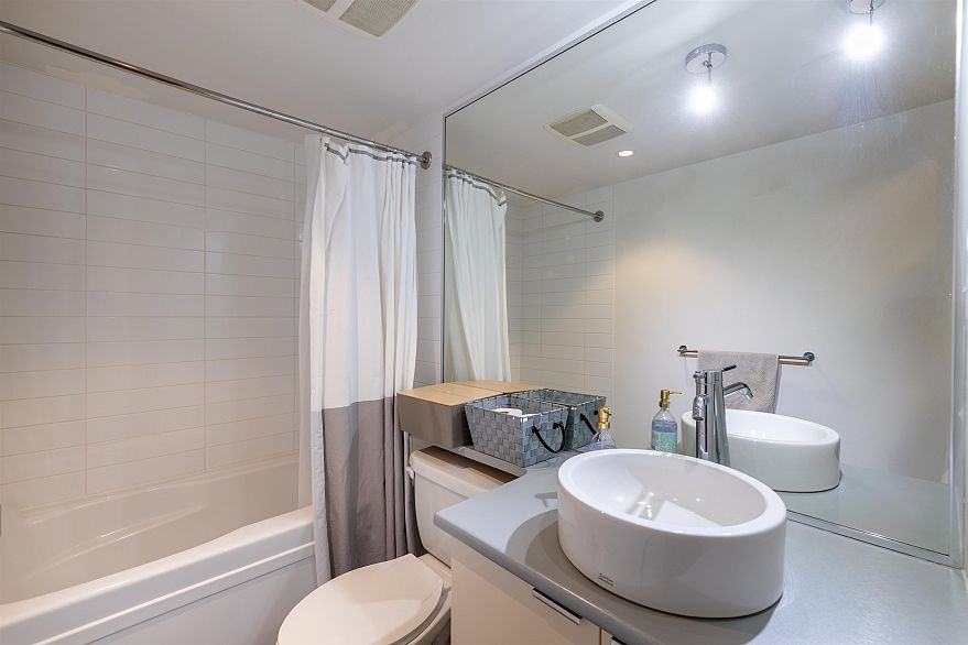 1606 233 Robson Street