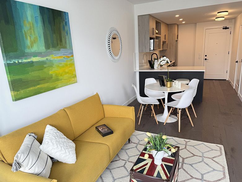 302 6859 Cambie Street