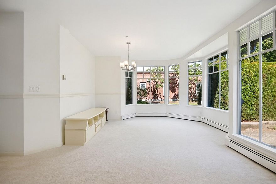 43 5880 Hampton Place