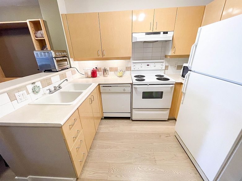 219 2680 W 4th Avenue