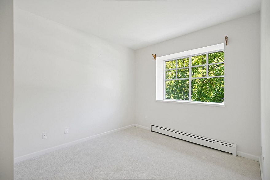 43 5880 Hampton Place