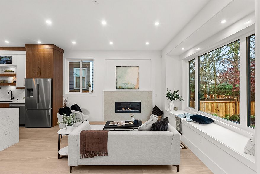 1 1822 E 14th Avenue