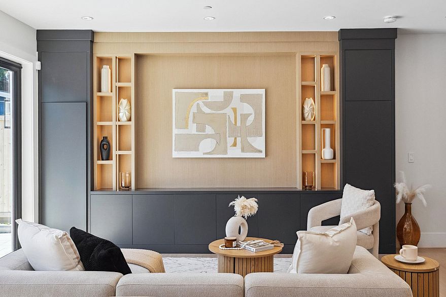 #2 2244 E 11th Avenue