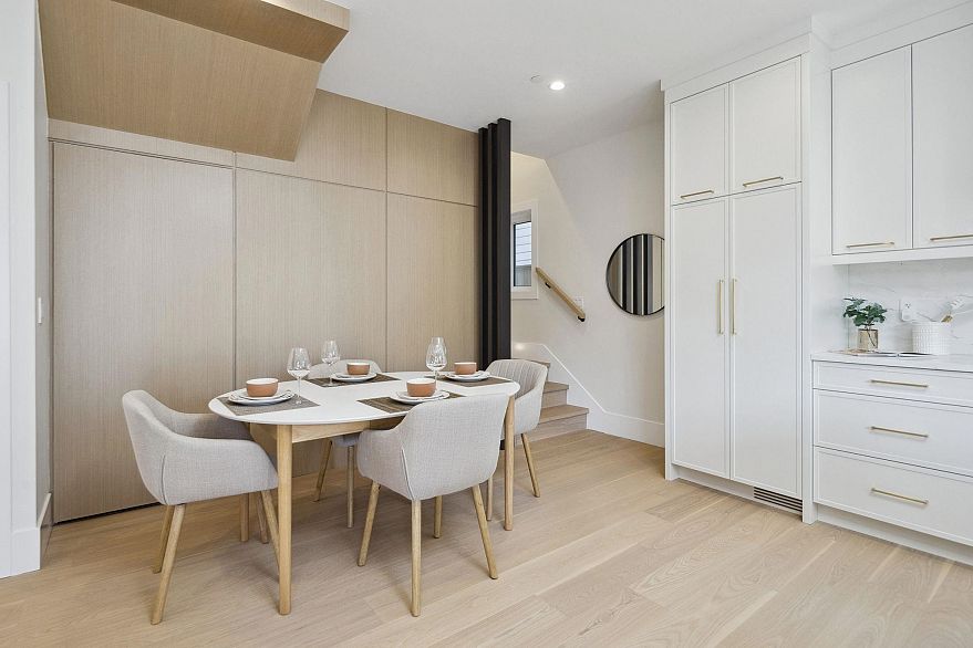 #2 2244 E 11th Avenue