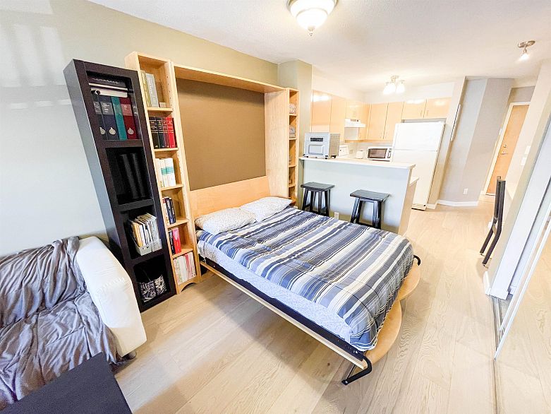 219 2680 W 4th Avenue