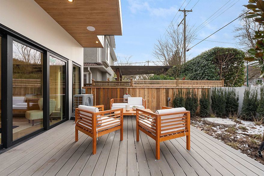 1 3118 Windsor Street