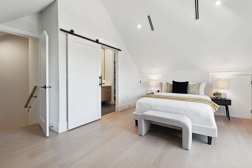 #1 2244 E 11th Avenue