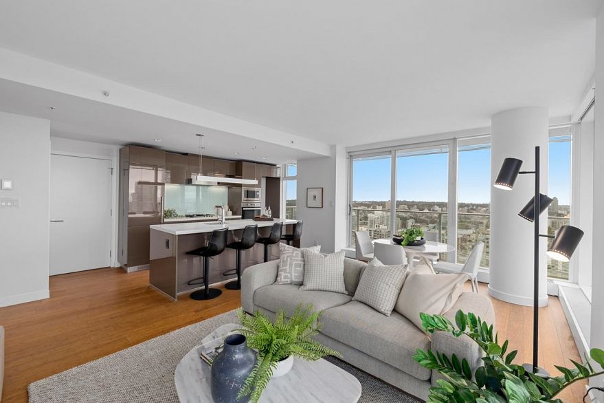 4202 777 Richards Street