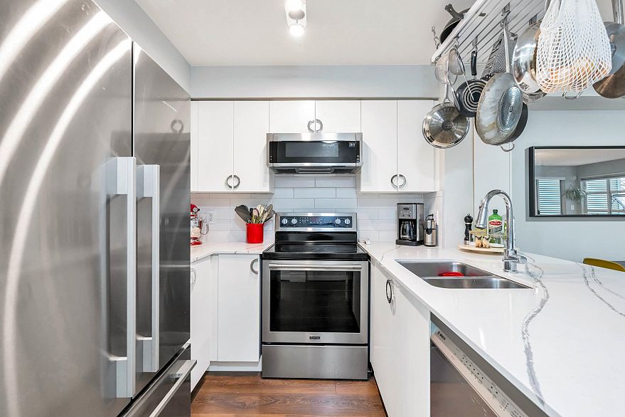 304 8989 Hudson Street