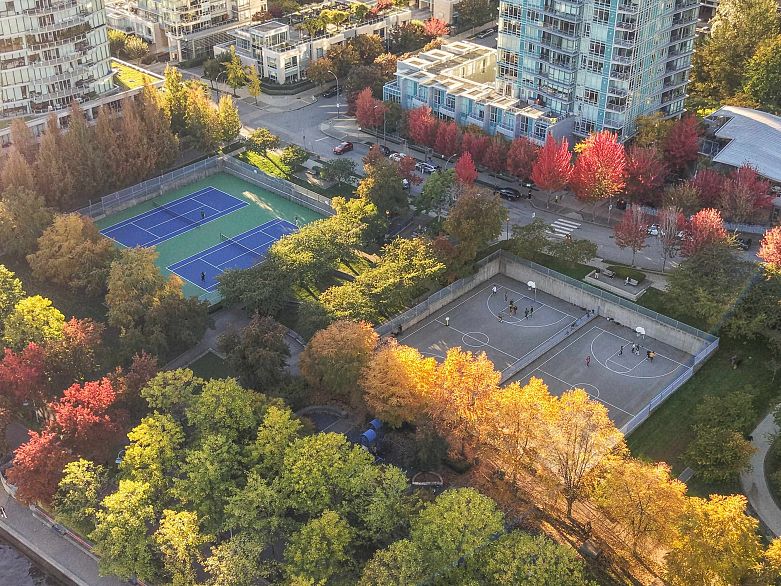 2503 1483 Homer Street