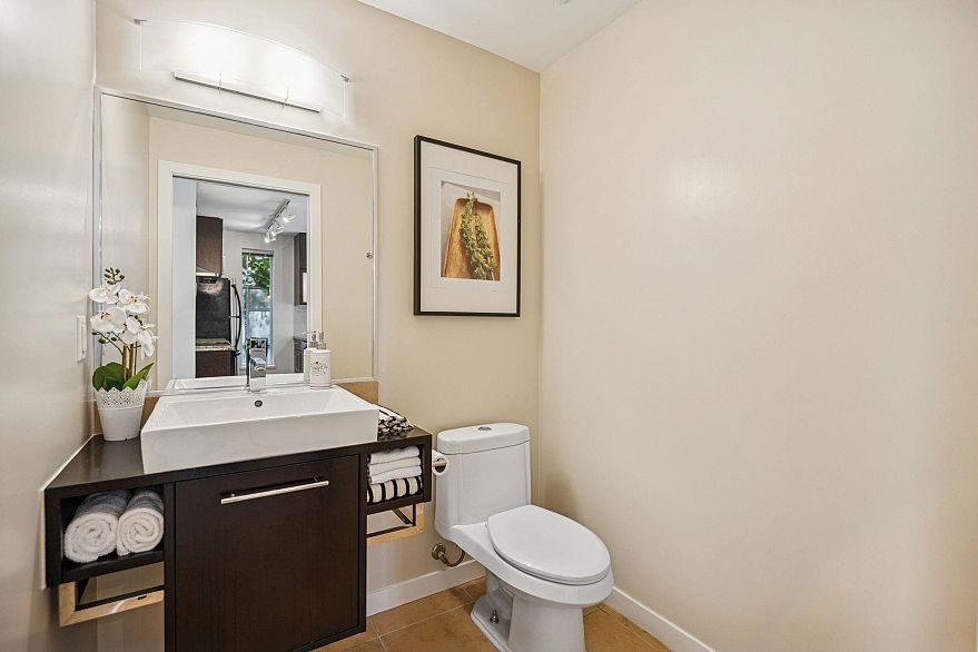 239 188 Keefer Place