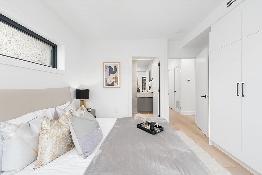 1 3118 Windsor Street