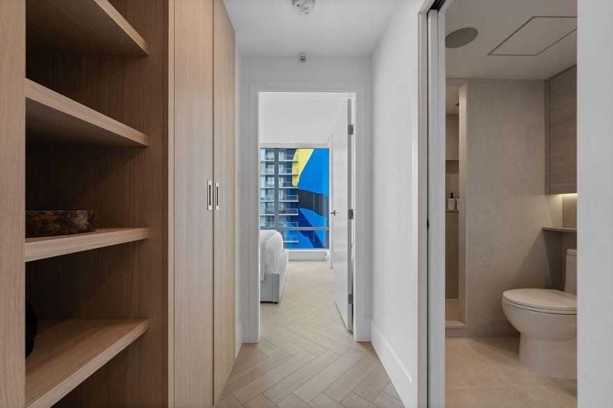 2206 1438 Richards Street