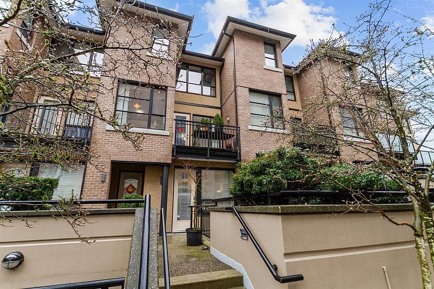 25 1863 Wesbrook Mall