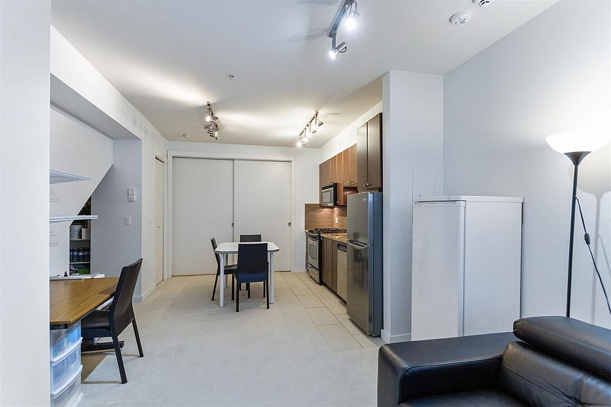 25 1863 Wesbrook Mall