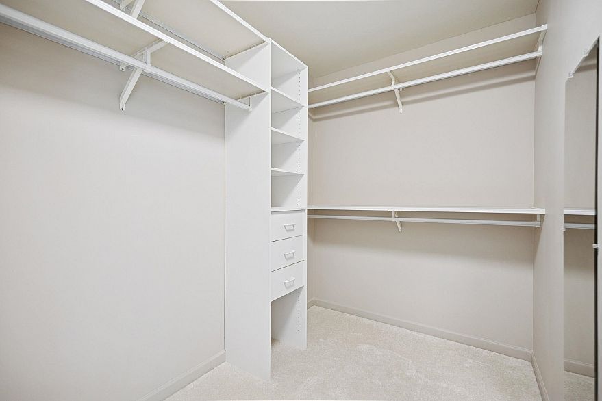 43 5880 Hampton Place