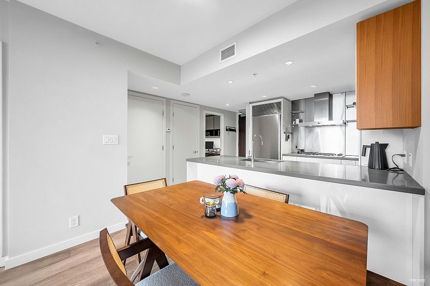 1907 788 Richards Street