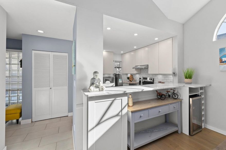 6 2880 W 33rd Avenue