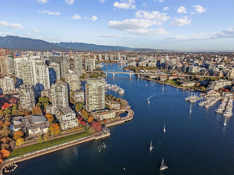 2503 1483 Homer Street