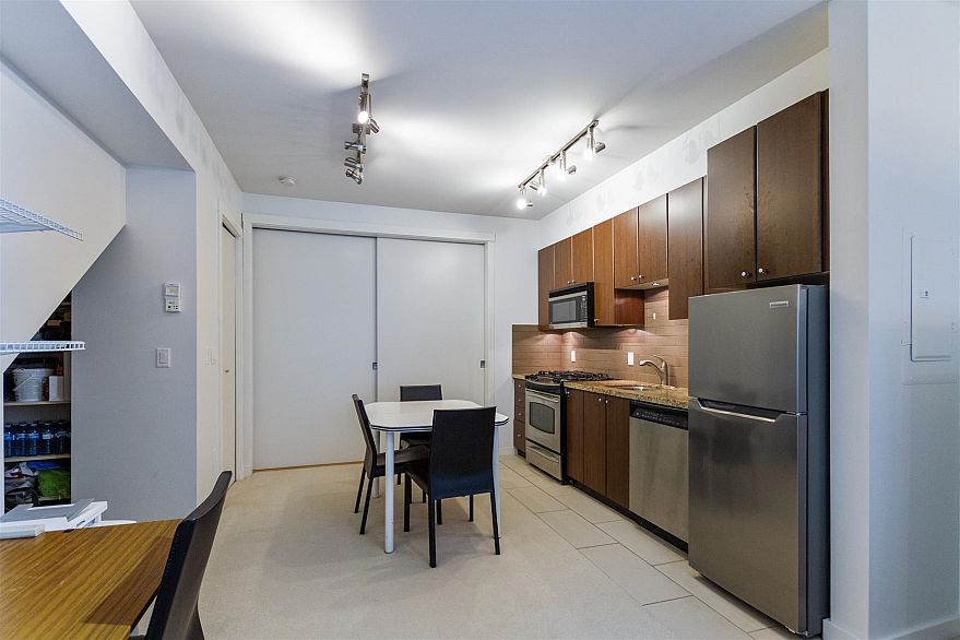 25 1863 Wesbrook Mall