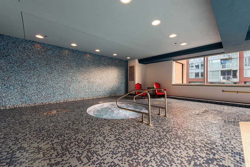 1501 63 Keefer Place