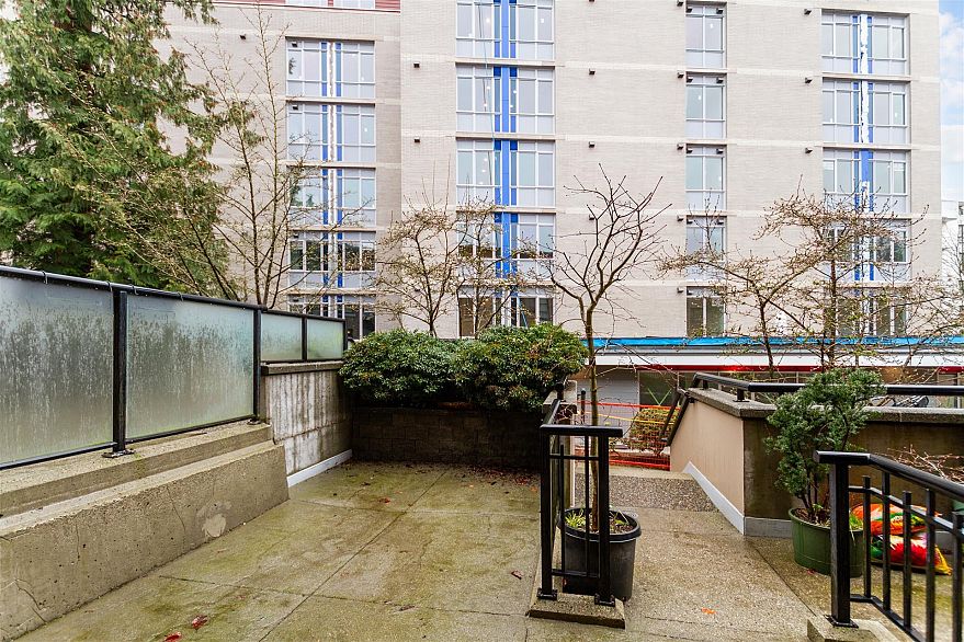 25 1863 Wesbrook Mall