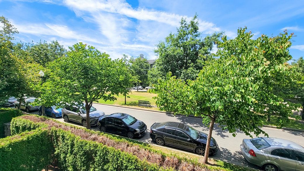 212 7088 Mont Royal Square