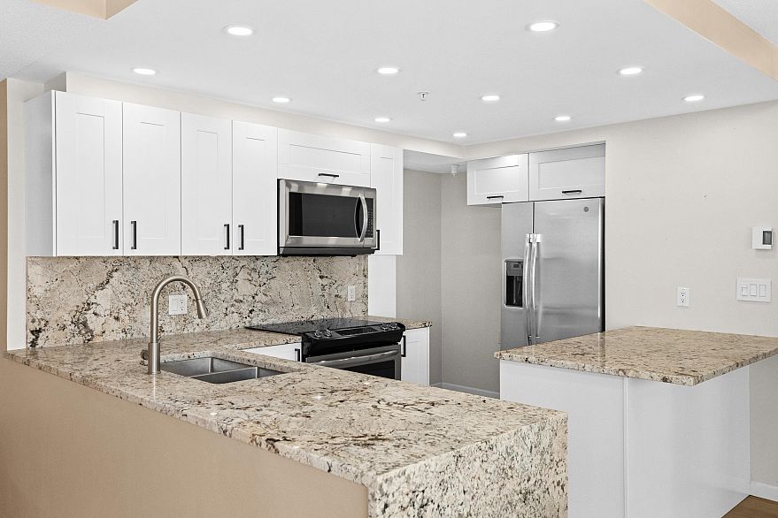 1601 1228 Marinaside Crescent