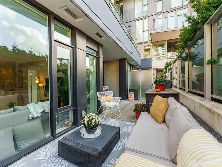 202 3538 Sawmill Crescent