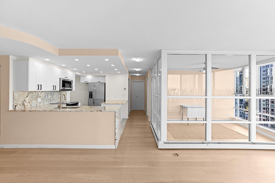 1601 1228 Marinaside Crescent