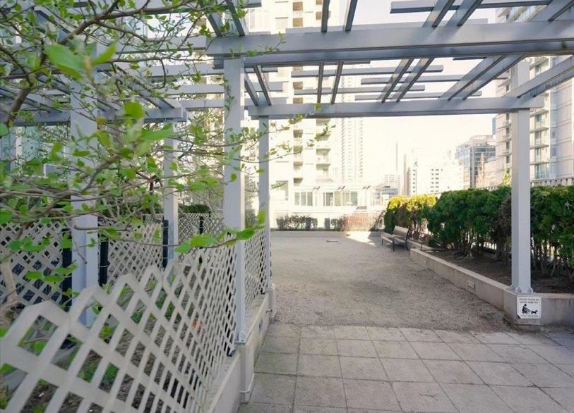 1709 888 Homer Street