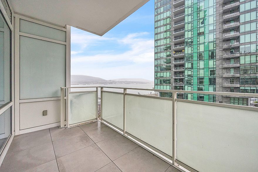 1103 1139 W Cordova Street