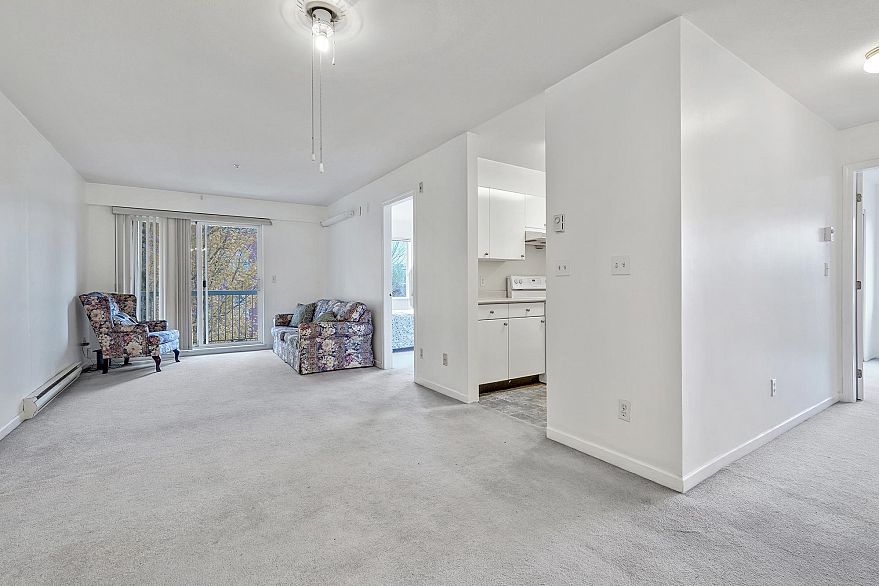 211 3624 Fraser Street