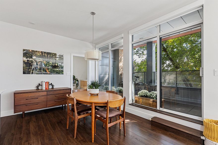 214 2250 Commercial Drive