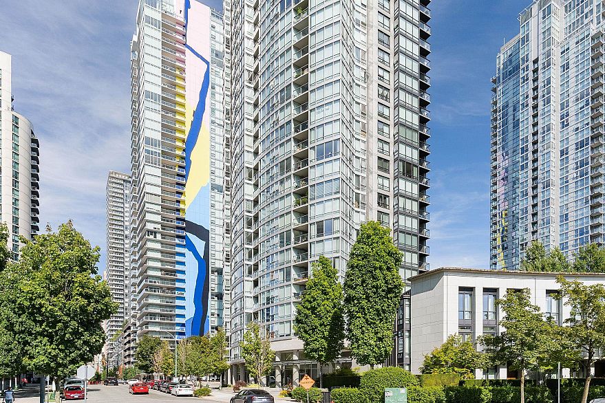 1705 1438 Richards Street