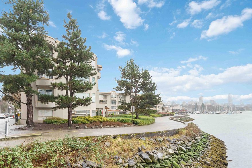 311 1859 Spyglass Place