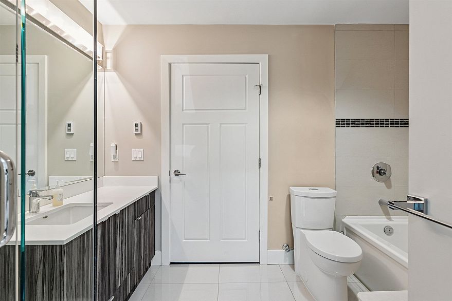 214 2250 Commercial Drive