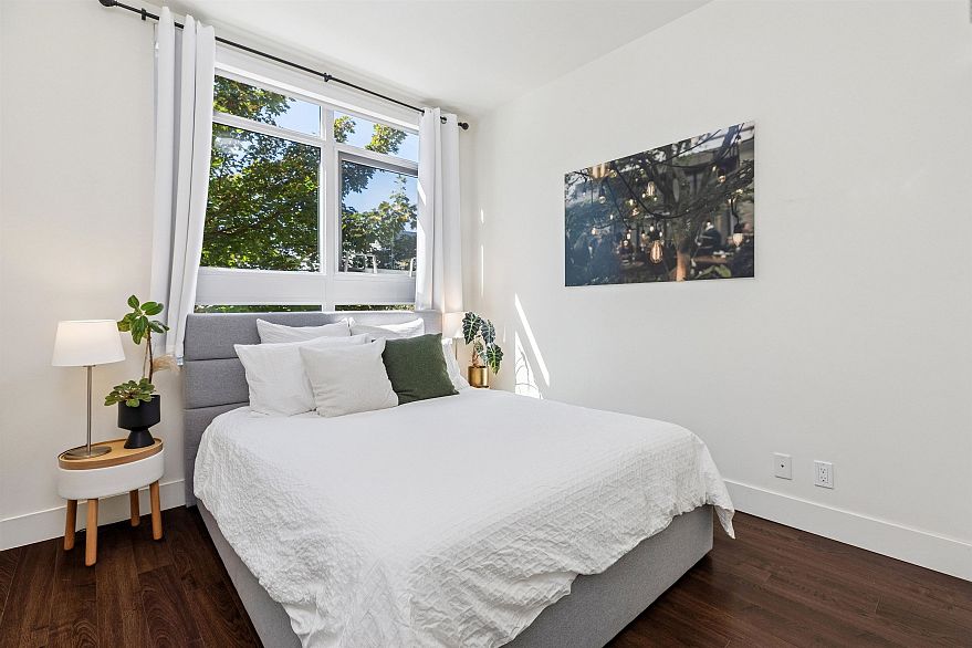 214 2250 Commercial Drive