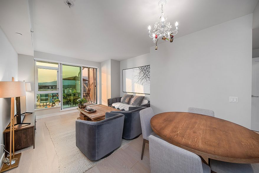 1506 1221 Bidwell Street