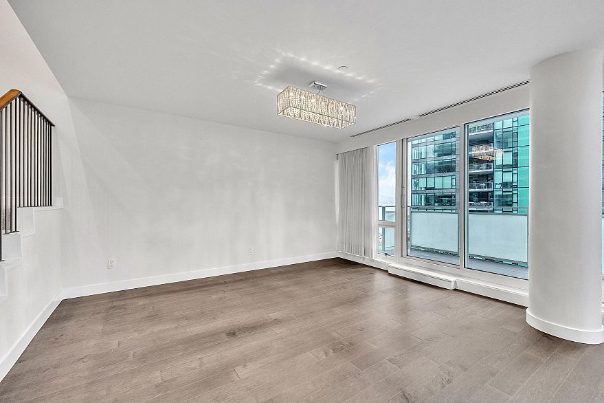 1103 1139 W Cordova Street