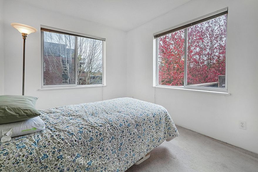 211 3624 Fraser Street