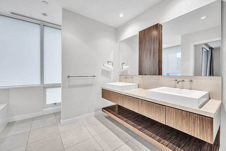 1103 1139 W Cordova Street