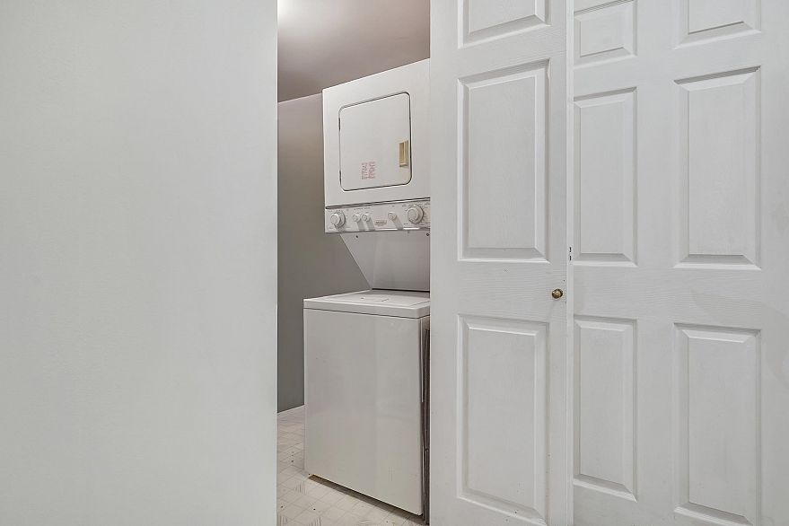 211 3624 Fraser Street