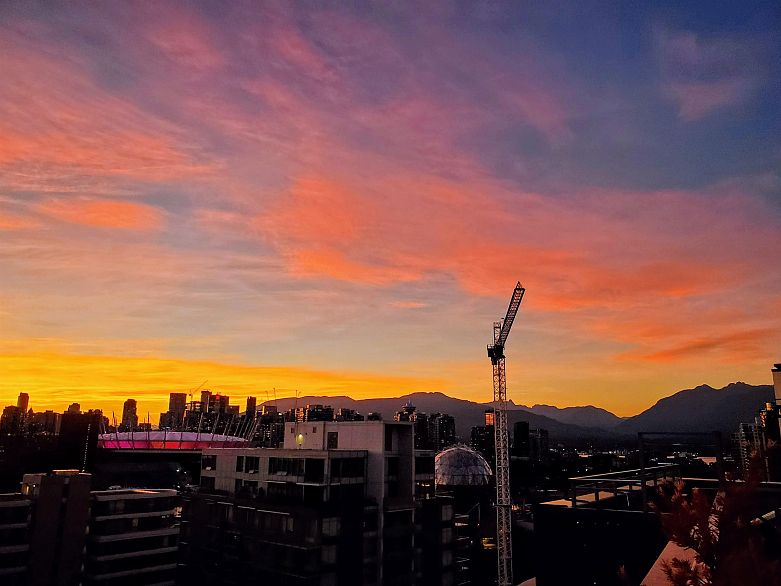 803 161 E 1st Avenue