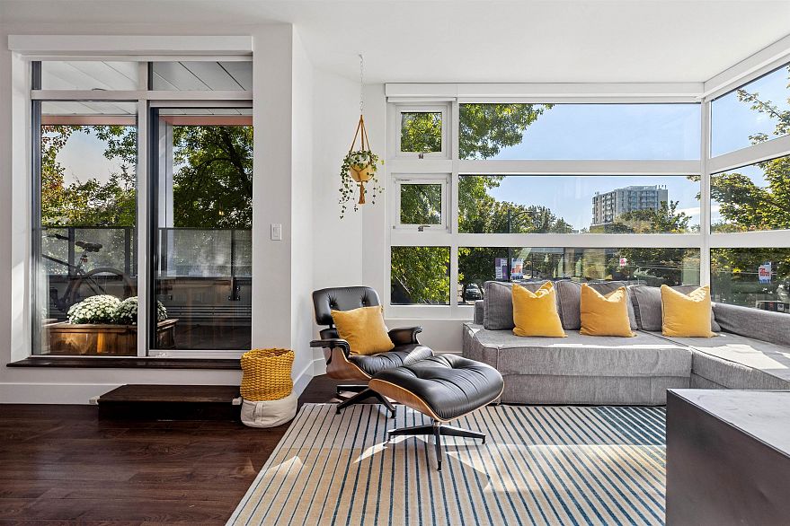 214 2250 Commercial Drive