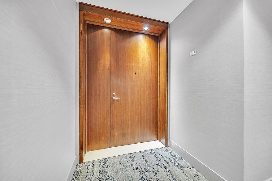 1103 1139 W Cordova Street