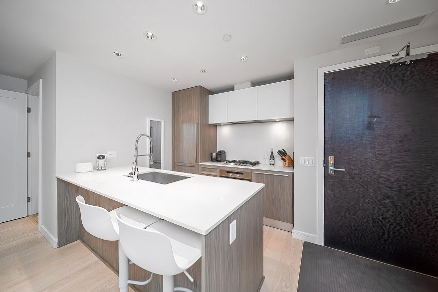 1506 1221 Bidwell Street