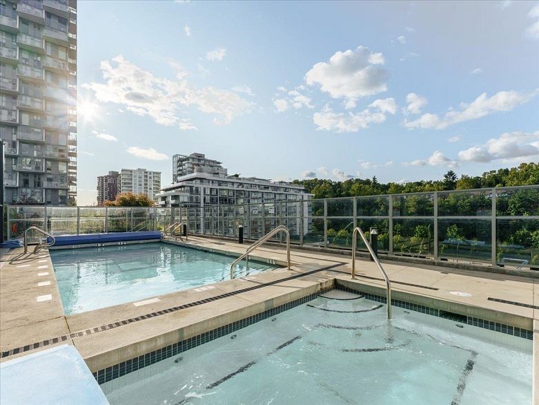 202 3538 Sawmill Crescent