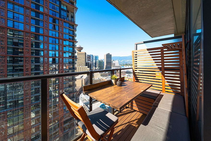 2508 108 W Cordova Street